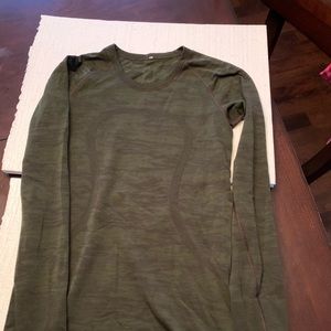 Lululemon camouflage swiftly tech sz 6